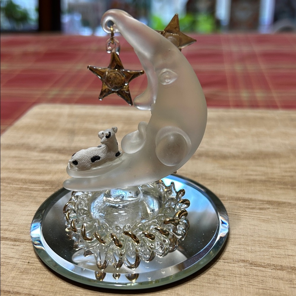 Glass Baron Vintage Handcrafted Glass Cow Jumped Over The Moon Frosted Crescent - Picture 4 of 15